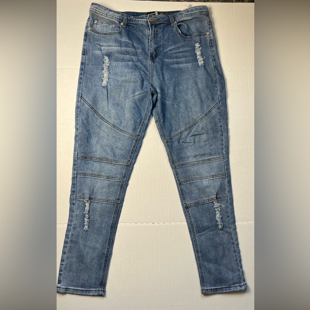 Boohoo Blue Distressed Women’s Skinny Jeans size 16